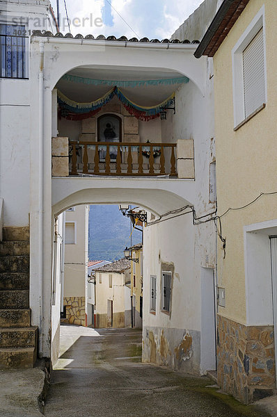 Durchgang  Tor  Brücke  Straße  Altstadt  Bergdorf  Beniarda  Costa Blanca  Alicante  Spanien  Europa