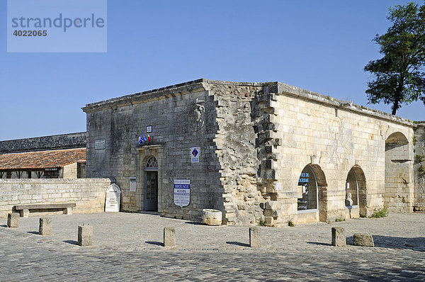 Touristeninformation  Befestigungsanlage  Festungsstadt  Zitadelle  Brouage  Rochefort  Poitou Charentes  Frankreich  Europa