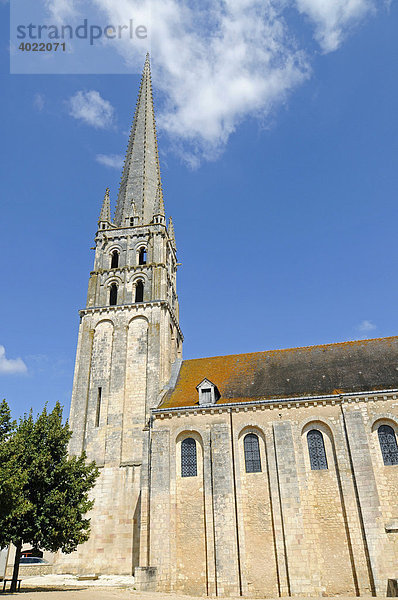 Kirchturm  Kirche  Kloster  Abbaye  Saint Savin  Poitou Charentes  Frankreich  Europa