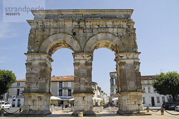 Arc de Germanicus  Germanicus Bogen  Stadttor  Saintes  Poitou Charentes  Frankreich  Europa