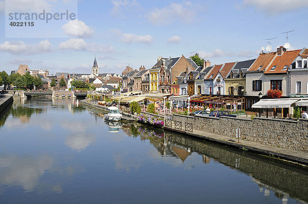 Kanal  Straßencafe  Restaurant  Boot  Stadtviertel Saint Leu  Amiens  Picardie  Frankreich  Europa
