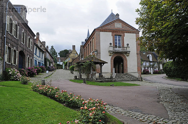 Straßen  Häuser  alt  historisch  kleiner Ort  Stadtansicht  Gerberoy  Picardie  Frankreich  Europa