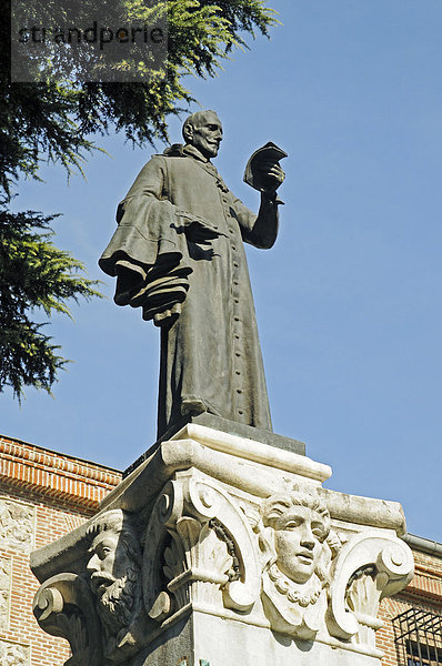Lope de Vega  Schriftsteller  Denkmal  Real Monasterio de la Encarnacion  Kloster  Kirche  Madrid  Spanien  Europa