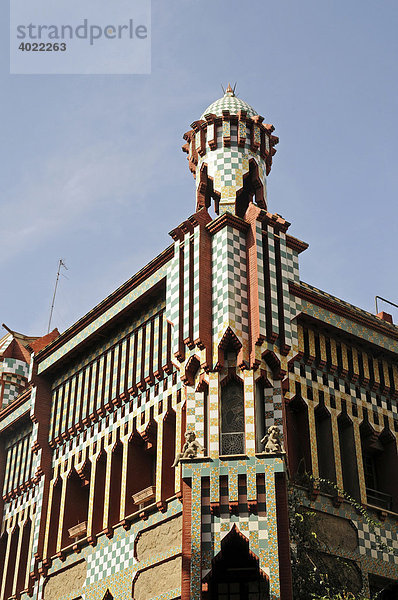 Erker  Hausecke  verzierte Fassade  Casa Vicenc  Antoni Gaudi  Barcelona  Katalonien  Spanien  Europa
