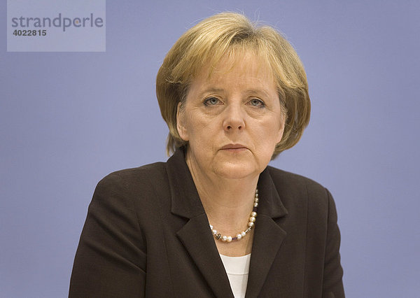 Dr. Angela Merkel  Bundeskanzlerin und Bundesparteivorsitzende der CDU  während einer Bundespressekonferenz  Berlin  Deutschland  Europa