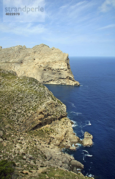 Ausblick von der Besucherterrasse Mirador es Colomer auf Cap de Catalunya und Cala Figuera  Cap de Formentor  Mallorca  Balearen  Spanien  Europa