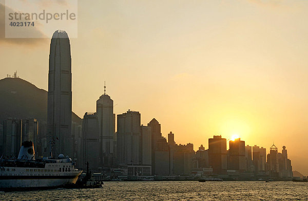 Sonnenuntergang  Hong Kong Island  Hongkong  China  Asien