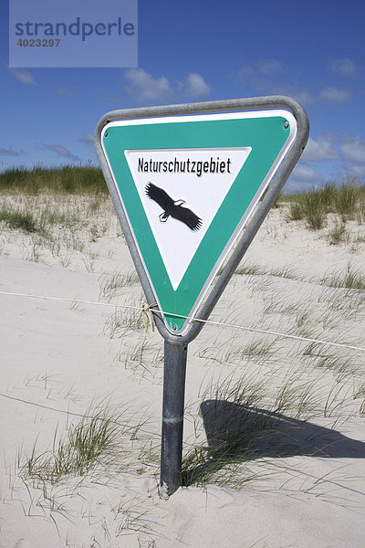 Schild Naturschutzgebiet  Vogelschutzzone  Dünen  Insel Amrum  Schleswig-Holstein  Deutschland  Europa