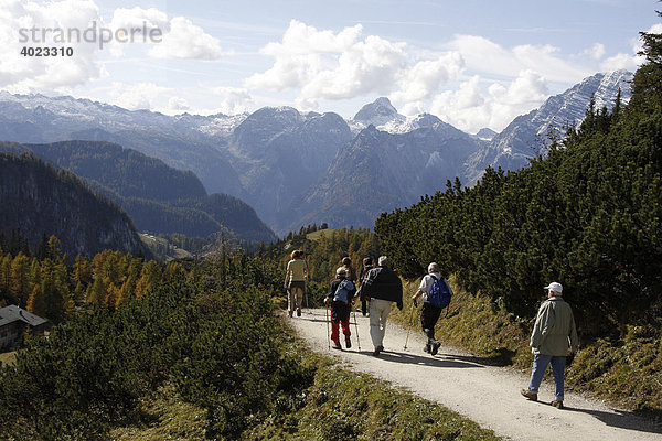 Wanderer im Berchtesgadener Land  Berchtesgaden  Bayern  Deutschland  Europa