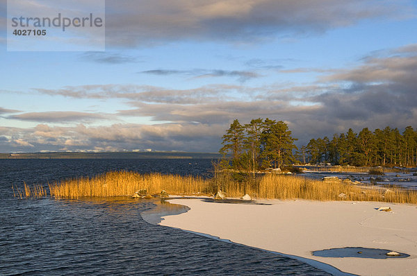 Lichtstimmung am See Unden  Tiveden Nationalpark  Schweden  Skandinavien  Europa