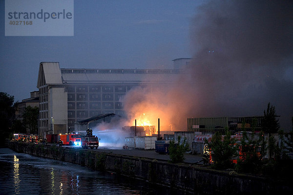 Brand in Papierlager  Kreuzberg  Berlin  Europa