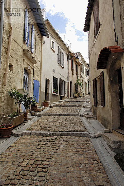 Gasse  Arles  Bouches-du-Rhone  Provence-Alpes-Cote d'Azur  Südfrankreich  Frankreich  Europa