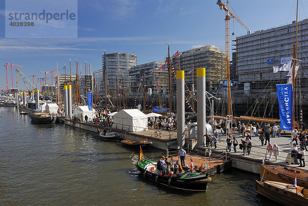 Der Traditionsschiffhafen im Sandtorhafen in der Hafencity von Hamburg  Deutschland  Europa