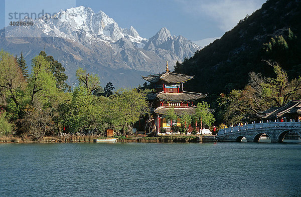 Youlong Xue Shan Gebirge  Heilong Tan Gongyuan Park  Lijang  Yunnan  China  Asien