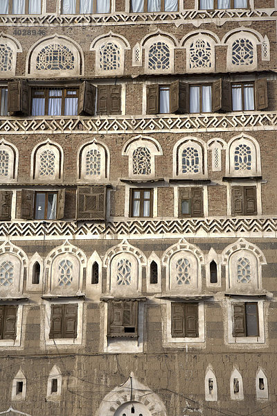 Lehmbau  Hausfassade  Ornamente  Altstadt  Sana´a  Unesco Weltkulturerbe  Jemen  Naher Osten