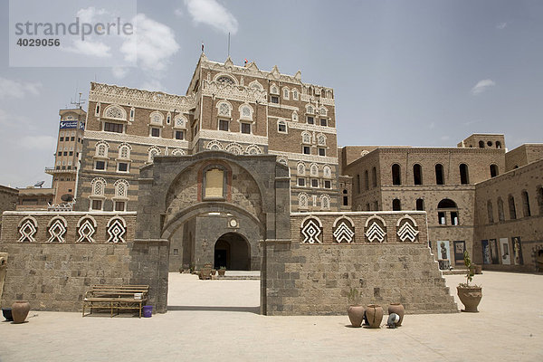 Lehmbau  Nationalmuseum  Altstadt  Sana'a  Unesco Weltkulturerbe  Jemen  Naher Osten