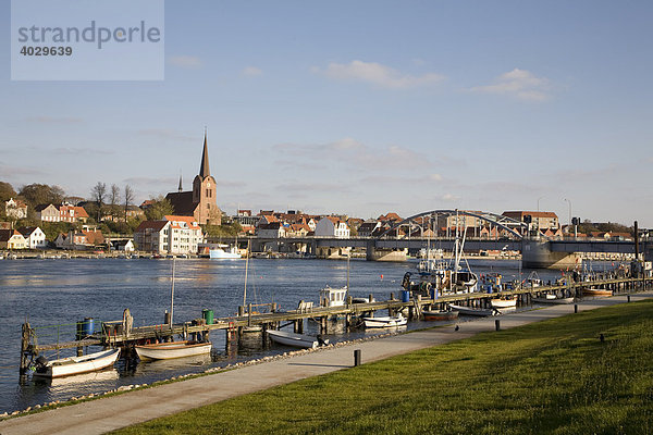 Der kleine Fischereihafen von Sonderburg  Alsen  Ostsee  Dänemark  Europa