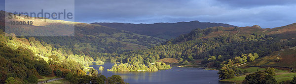 Abendlicht über Rydal Water im Lake District National Park  Cumbria  Vereinigtes Königreich  Europa