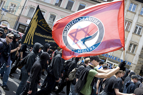 Gegen-Demonstration von antifaschistischen autonomen Gruppen und Bamberger Bürgern anlässlich des NPD-Bundesparteitags  Bamberg  Oberfranken  Franken  Bayern  Deutschland  Europa