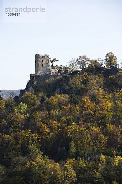 Ruine Neideck  Wahrzeichen der Fränkischen Schweiz im herbstlichen Wiesenttal  Fränkische Schweiz  Franken  Bayern  Deutschland  Europa