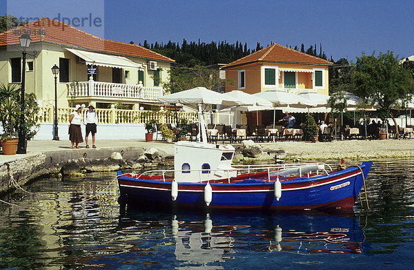 Boot im Hafen von Fiskardo  Insel Kefalonia  Griechenland  Europa