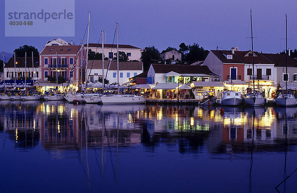 Hafen von Fiskardo  Insel Kefalonia  Griechenland  Europa