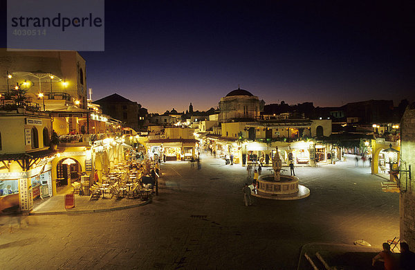 Abendstimmung in der Altstadt von Rhodos-Stadt  Insel Rhodos  Griechenland  Europa