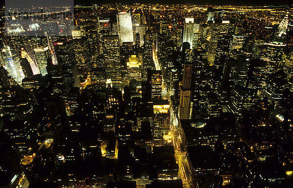 Blick vom Empire State Building über Zentrum von Manhattan  New York City  USA