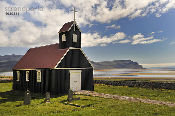 Kirche Saurbaer  Westküste  Island  Europa