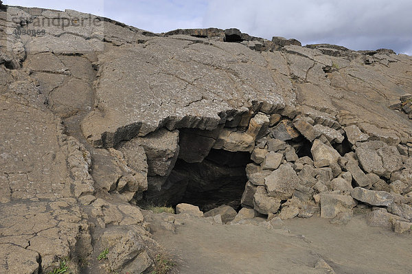 Höhle Grjotagjá bei Reykjahlíð am Mývatn  Island  Europa