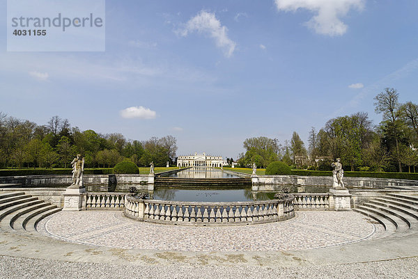 Villa Pisani in Stra bei Padua am Brentakanal  Brenta  Veneto  Venetien  Italien  Europa