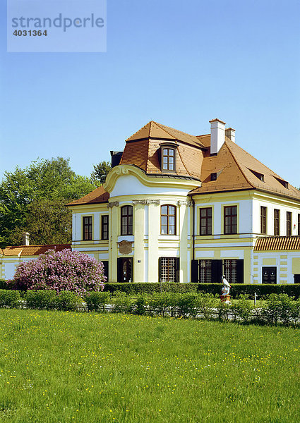 Haus der Nymphenburger Porzellanmanufaktur  Schloss Nymphenburg  München  Bayern  Deutschland  Europa