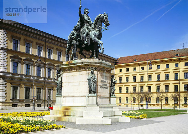 Denkmal König Ludwig I. von Bayern von Max Widmann 1862  Odeonsplatz  München  Bayern  Deutschland  Europa