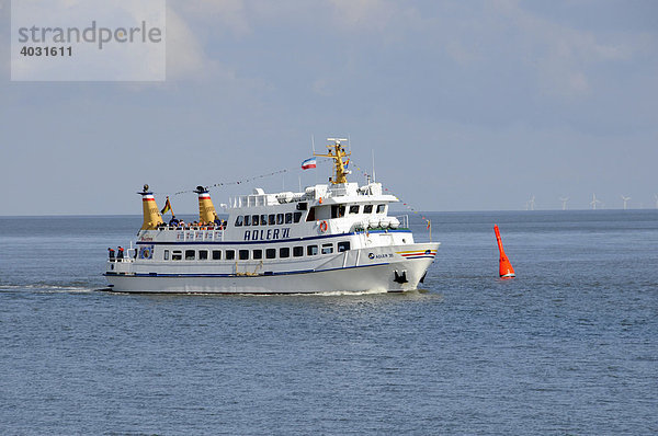 Ausflugschiff bei Hörnum  Sylt  nordfriesische Insel  Schleswig-Holstein  Deutschland  Europa