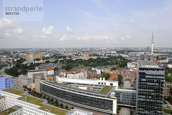 Aussicht vom Turm der Michaeliskirche  Michel  hinten rechts der Fernsehturm  Hansestadt Hamburg  Deutschland  Europa