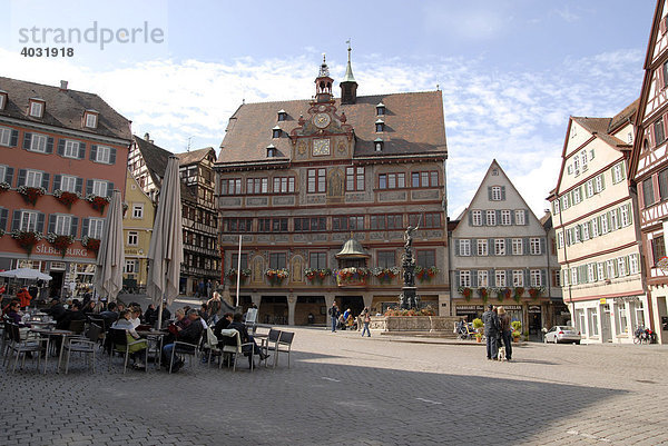 Marktplatz mit Rathaus  Tübingen  Baden-Württemberg  Deutschland  Europa
