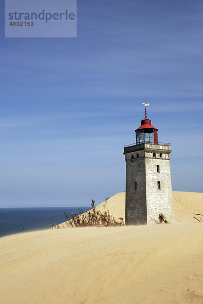 Leuchtturm bei Rubjerg Knude an der Westküste Dänemarks  Skandinavien  Europa