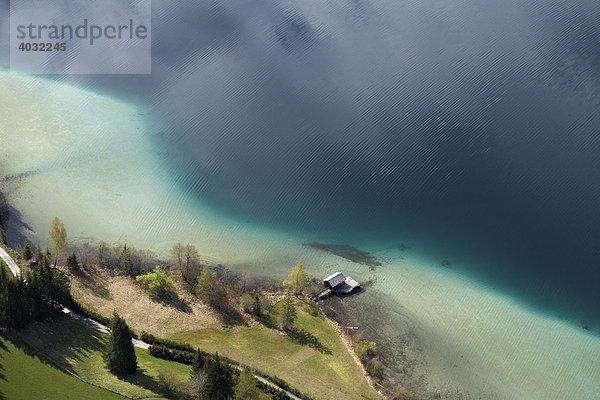 Bootshüte am Weissensee aus der Luft  Kärnten  Österreich  Europa