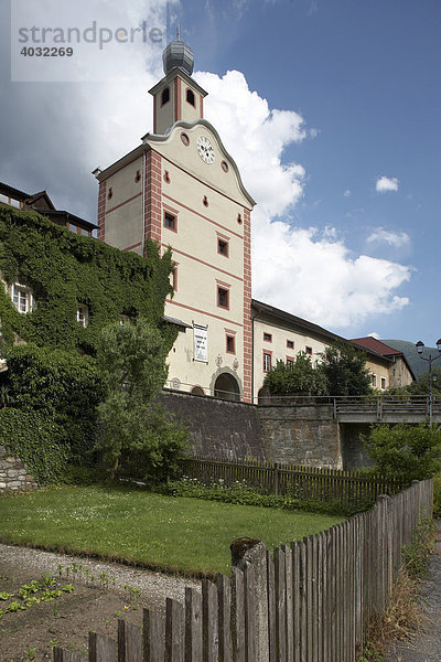 Der Stadtturm des mittelalterlichen Städtchens Gmünd in Kärnten  Liesertal  Kärnten  Österreich  Europa