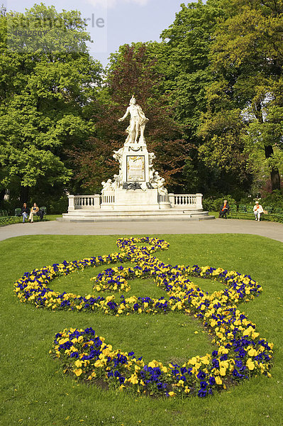 Mozart Denkmal von Viktor Tilgner  Burggarten  Wien  Österreich  Europa