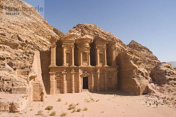 El Dier  das Kloster  Petra  Jordanien  Südwest Asien