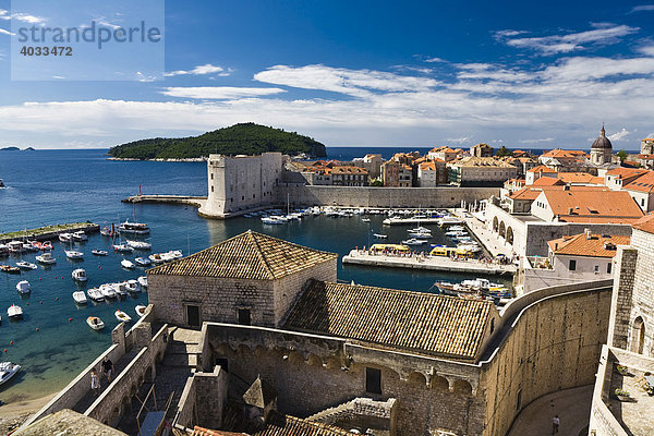 Hafen und Altstadt von Dubrovnik  Ragusa  Dubrovnik-Neretva  Dalmatien  Kroatien  Europa