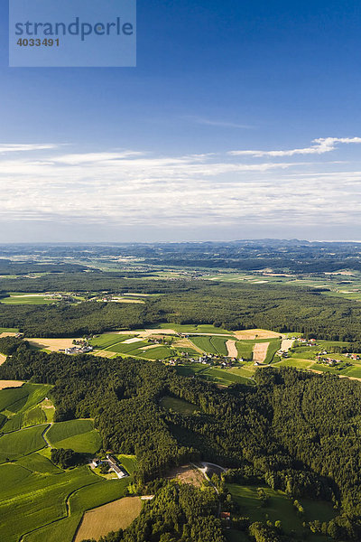 Luftaufnahme  Blick aus dem Heißluftballon bei Stubenberg am See  Hartberg  Steiermark  Österreich  Europa