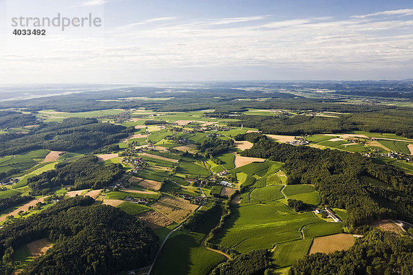 Luftaufnahme  Blick aus dem Heißluftballon bei Stubenberg am See  Hartberg  Steiermark  Österreich  Europa