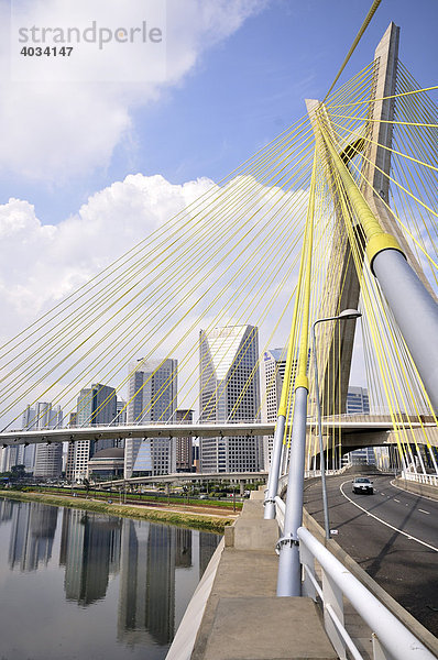 Brücke Oct·vio Frias de Oliveira  eingeweiht am 10. Mai 2008  am Rio Pinheiros  Stadtteil Morumbi  Sao Paulo  Brasilien  Südamerika