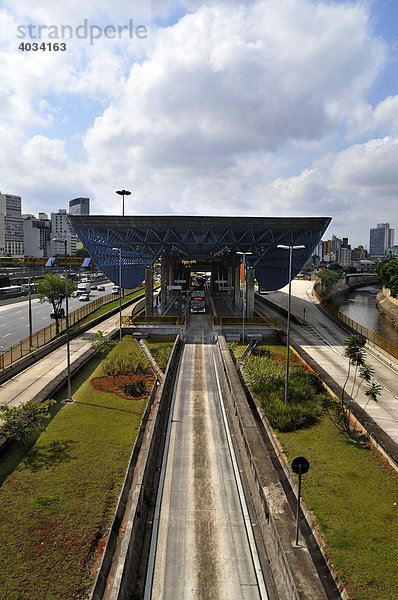 Busbahnhof Pedro II im Zentrum von Sao Paulo  Brasilien  Südamerika