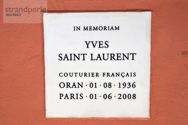 Denkmal für Yves Saint Laurent im Jardin Majorelle  Marrakesch  Marokko  Afrika