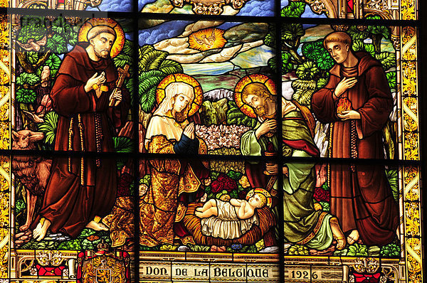Fenstermosaik mit Darstellung der Geburt Jesu in der Katharinenkirche  Bethlehem  Westjordanland  Israel  Naher Osten  Orient