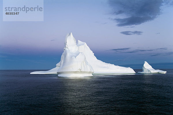 Eisberg in der Labrador See  Kanada  Nordamerika