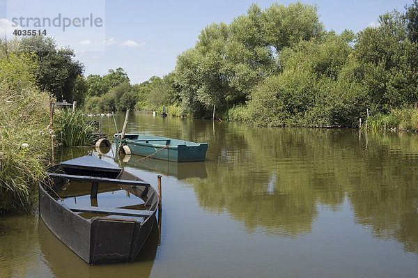 Hafen RozÈ  Ramsar-Konvention für den Schutz der Feuchtgebiete  Regionaler Naturpark BriËre oder Grande BriËre  Pays de Loire  Frankreich  Europa